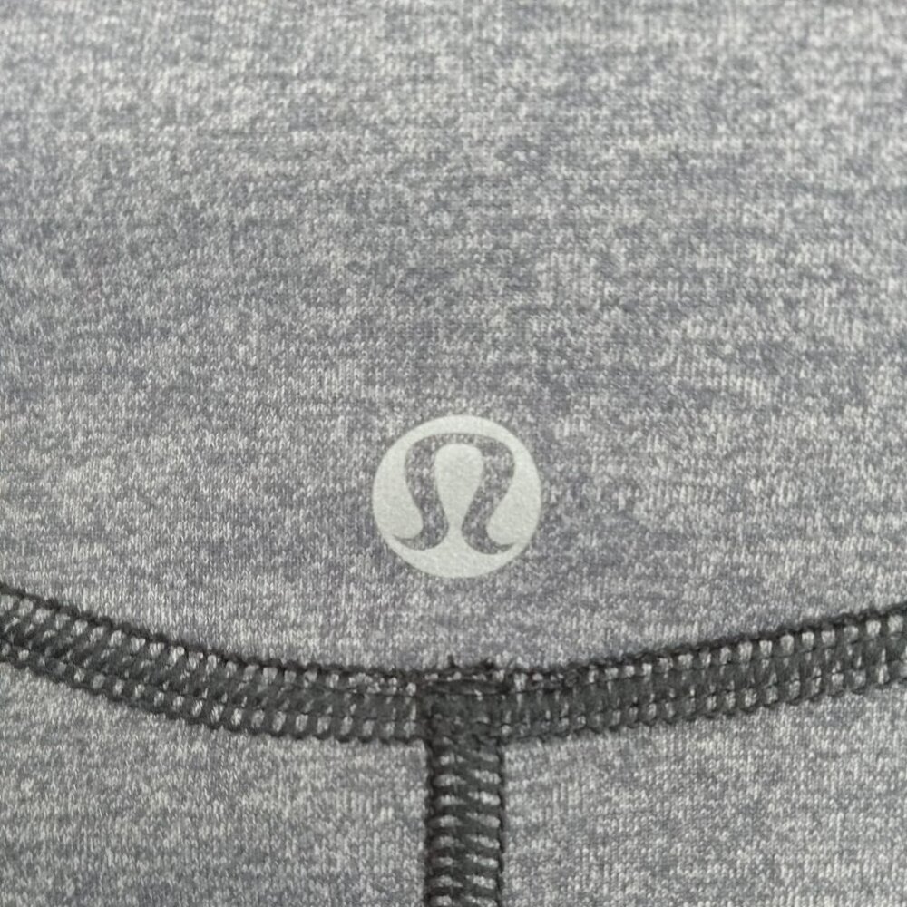 LULULEMON Women's Reversible Run U-Turn Grey/Black 1/2 Zip Pullover Sz 6 W3708S - Picture 4 of 7